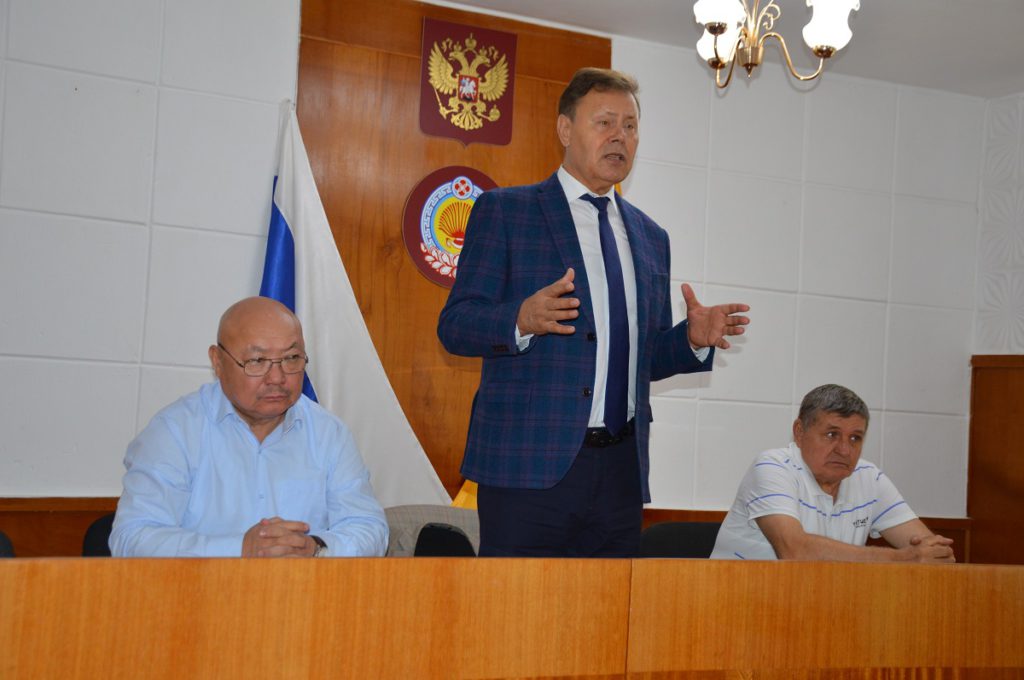 Жители Приютного дали наказы депутату ГосДумы